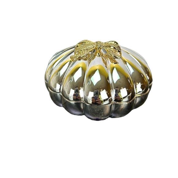 Vtg International Silver Company Small Shell Trinket Jewelry Box with Gold Bow - Picture 2 of 13